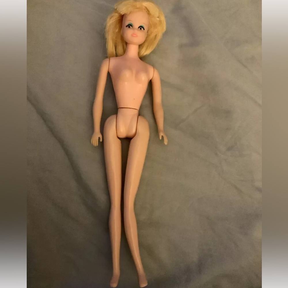 Mego Corp Barbie doll clone w/ blonde hair!